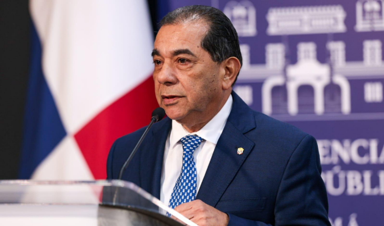 Ventura Vega apuesta por modernizar la educación y fortalecer el diálogo 