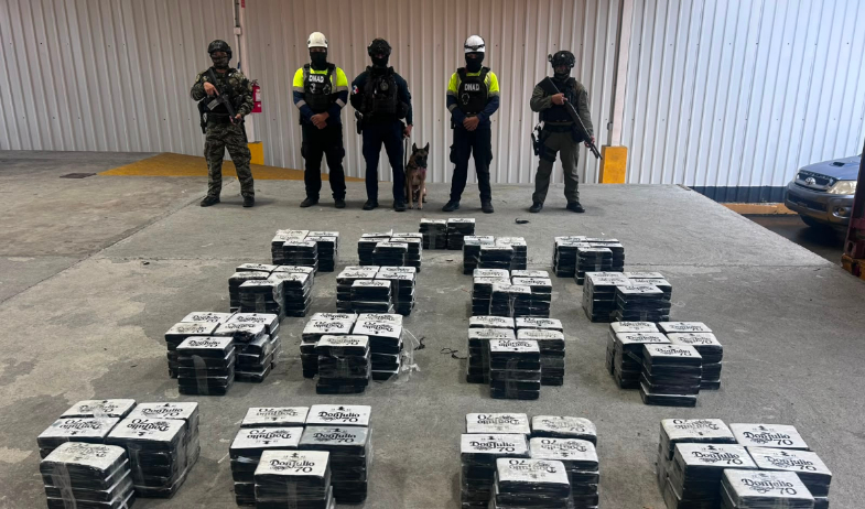Decomisan 413 paquetes de droga ocultos en contenedor con destino a Europa 
