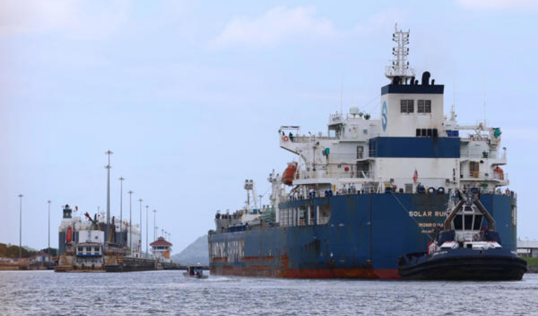 El Canal de Panamá flexibiliza el sistema de reservas en medio de restricción al tránsito 