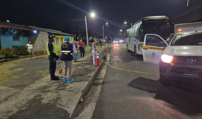 Muere hombre de 56 años tras ser arrollado por un bus en Colón 