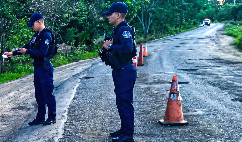 Detienen a la abuela del niño que murió en Pedasí; vecinos reaccionan con aplausos 