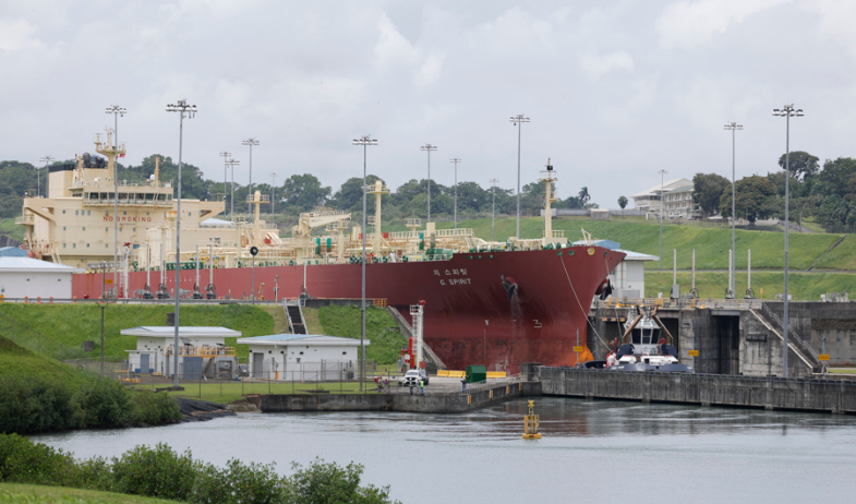 Canal de Panamá implementa nueva restricción que reduce tránsitos a 32 diarios 