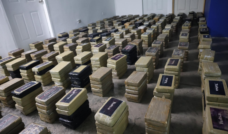 Incautan 1,380 paquetes de droga en una bodega de Arraiján 