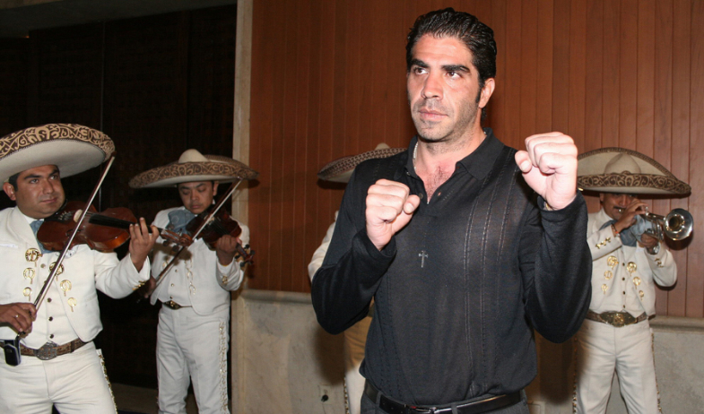 Muere el polémico político, boxeador y estrella de 'realities' mexicanos Jorge Kahwagi 
