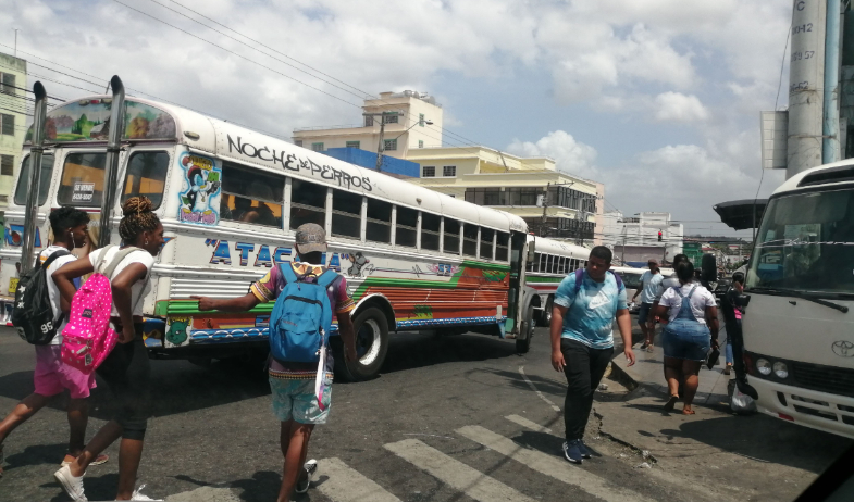  Transportistas dicen que el subsidio no alcanza y analizan parar los buses 