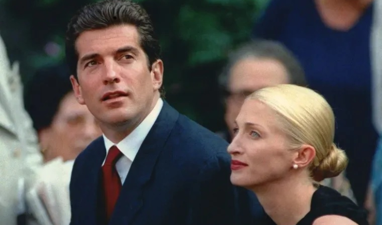  ¿Por qué la moda se empeña en recordar a Carolyn Bessette-Kennedy? 