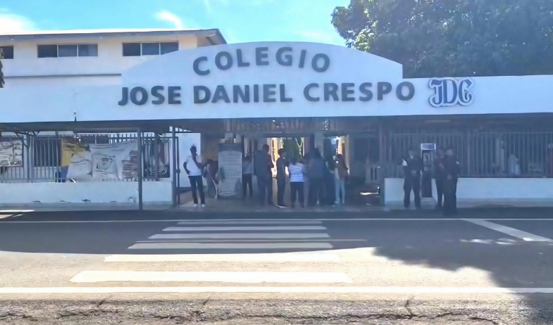 Temor por las réplicas lleva a padres del José Daniel Crespo a exigir clases por módulos 