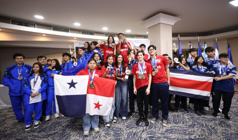Estudiantes campeones de Codicader, de las provincias afectadas por sismo, serán abanderados del 3 de noviembre 