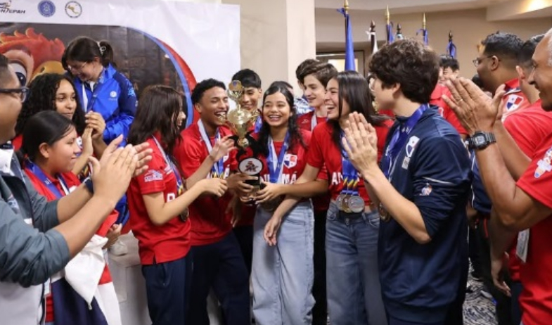 Estudiantes campeones de Codicader, de las provincias afectadas por sismo, serán abanderados del 3 de noviembre 