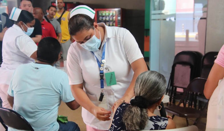 Minsa reporta 9,679 casos de dengue y 64 muertes por influenza en Panamá en 2026 