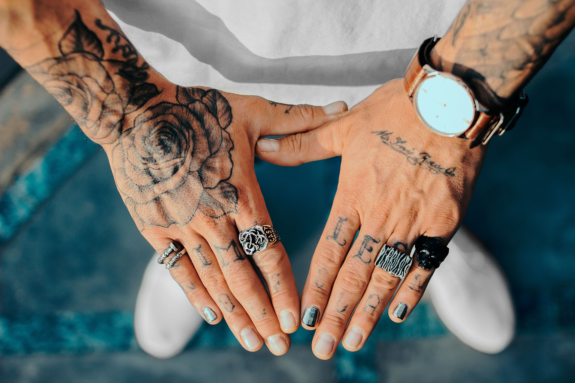 Tatuaje en los dedos: tendencia va en aumento, pero una marca poco | a Día