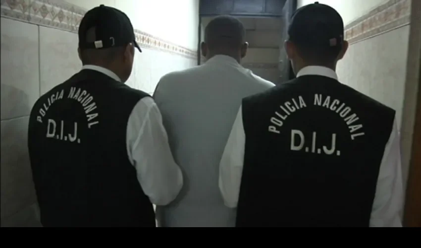 El hombre de 27 años de edad, mantenía una condena pendiente de 36 meses de prisión por la comisión de dicho delito.  