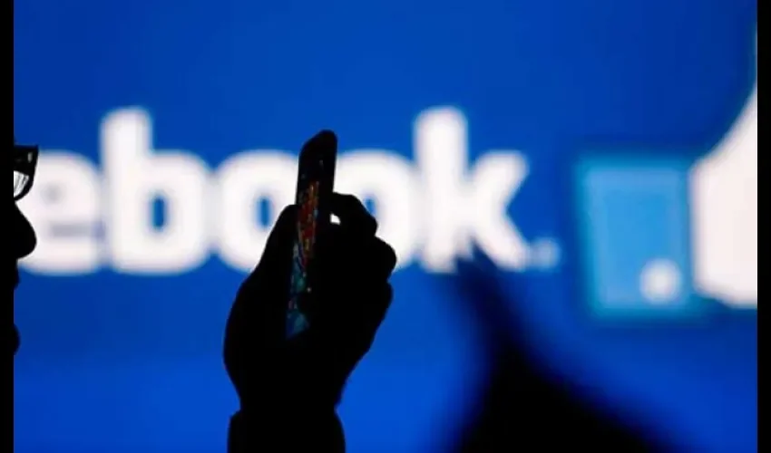 Del total de usuarios diarios activos, 745 millones accedieron a la red social desde dispositivos móviles, lo que representó un aumento del 34 % en relación al año anterior.