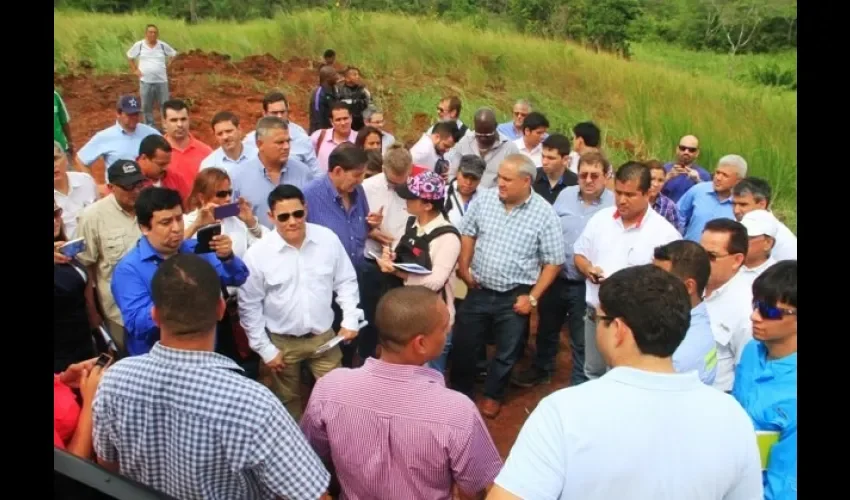 Este proyecto forma parte de la Renovación Urbana de la Provincia de Colón, mediante el Proyecto Altos de Los Lagos 