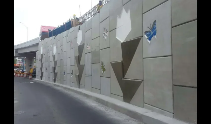 Puente quedó decorado 