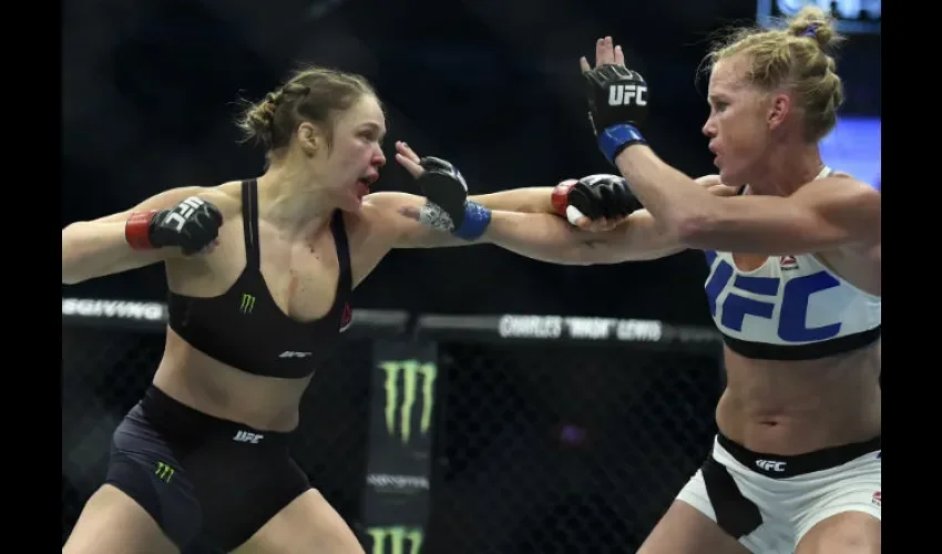 Ronda Rousey y Holly Holm