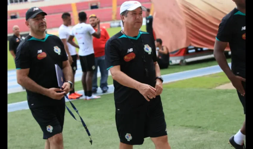 Bolivia (verde) derrotó 4-2 a Venezuela