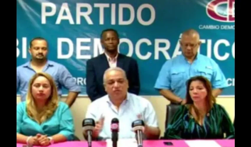 Conferencia en en la sede nacional del partido CD