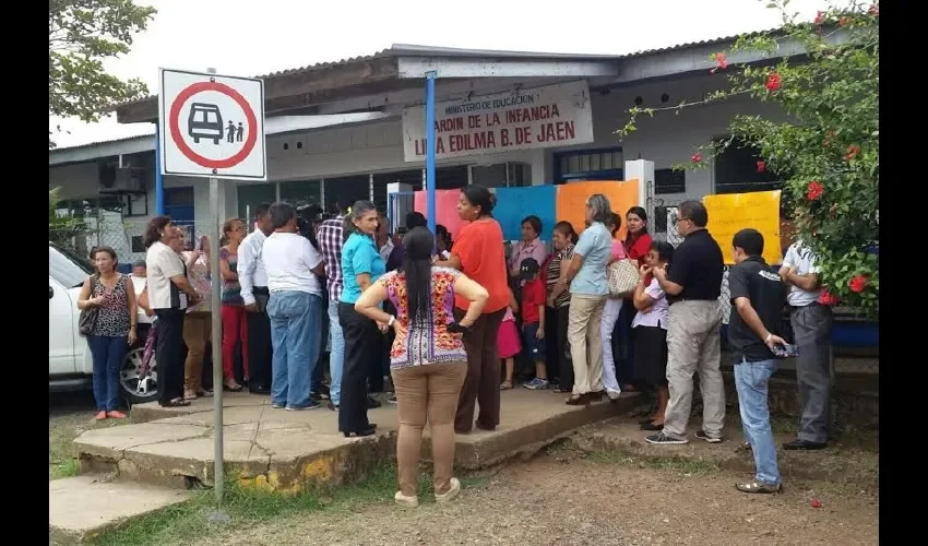 Más pequeños, que estaban entusiasmados por ir a la escuela, tendrán que esperar. Zenaida Vásquez