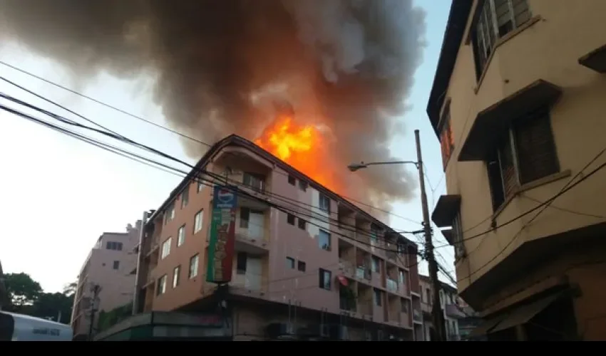 Fuego en Santa Ana