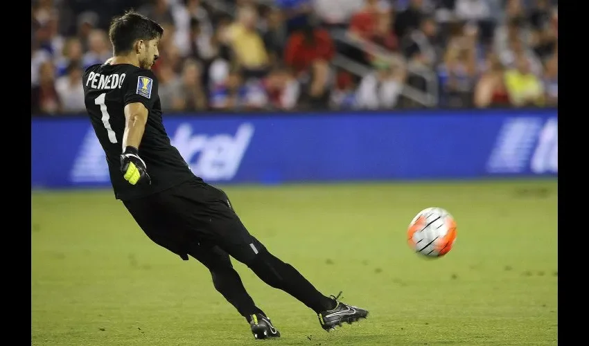 El portero panameño Jaime Penedo ha encajado ocho goles, en la misma cantidad de salidas, con el Saprissa. EFE