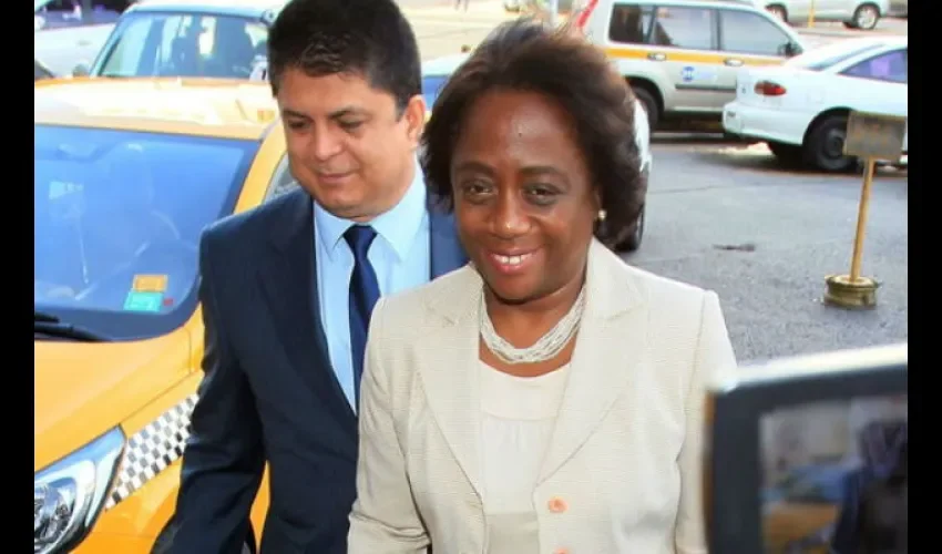  Lucy Molinar