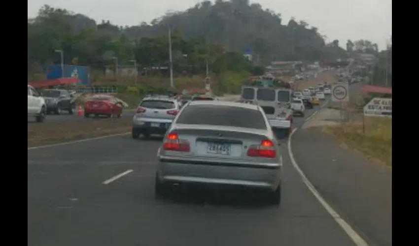 Conduzca con precaución, hay pequeños tranques. 
