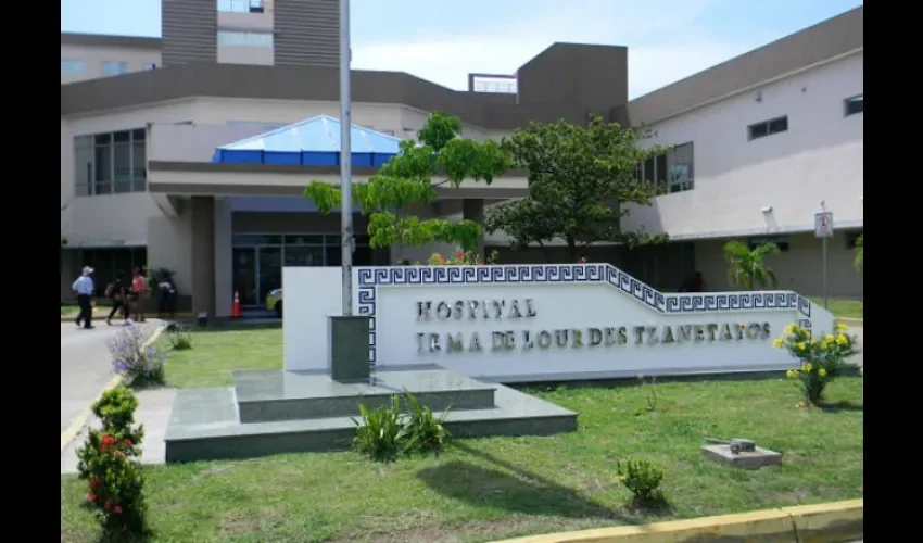 La unidad de cuidados intensivos está compuesta por 11 camas de intensivo de cirugía. 