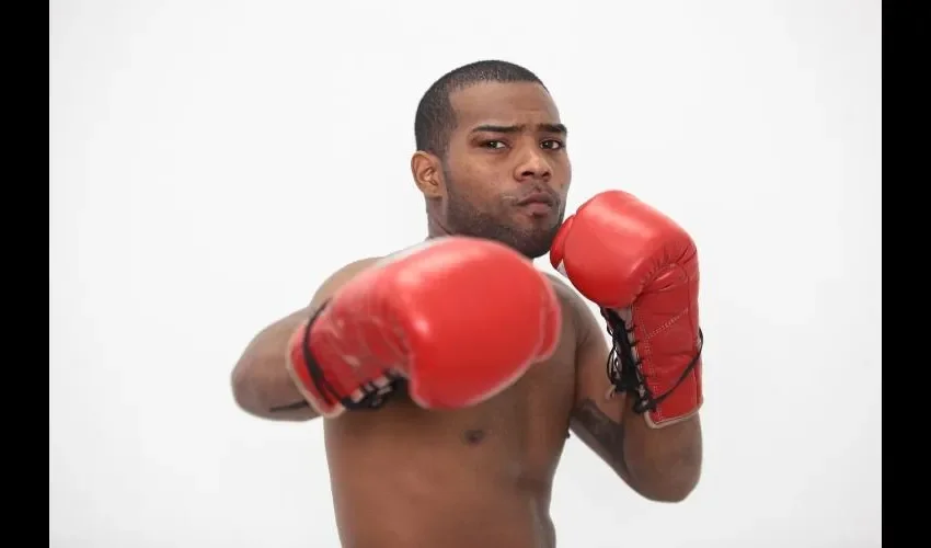 Jezreel Corrales ha implementado ejercicios en la piscina a su rutina. Grupo Epasa