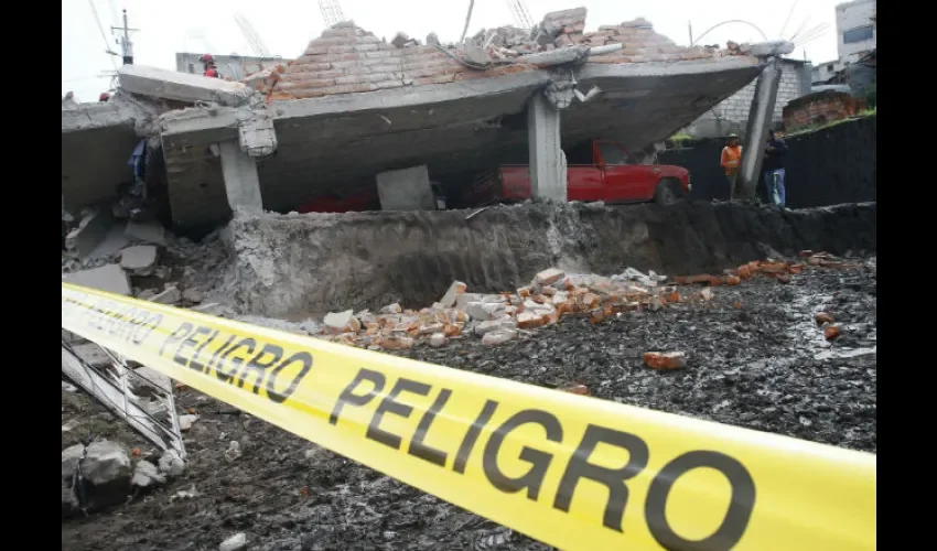 Sismo de 7.8 grados en Ecuador