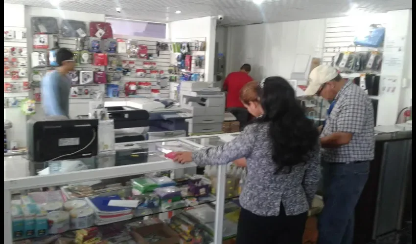 Comercios en Macaracas y 2 en Tonosí 