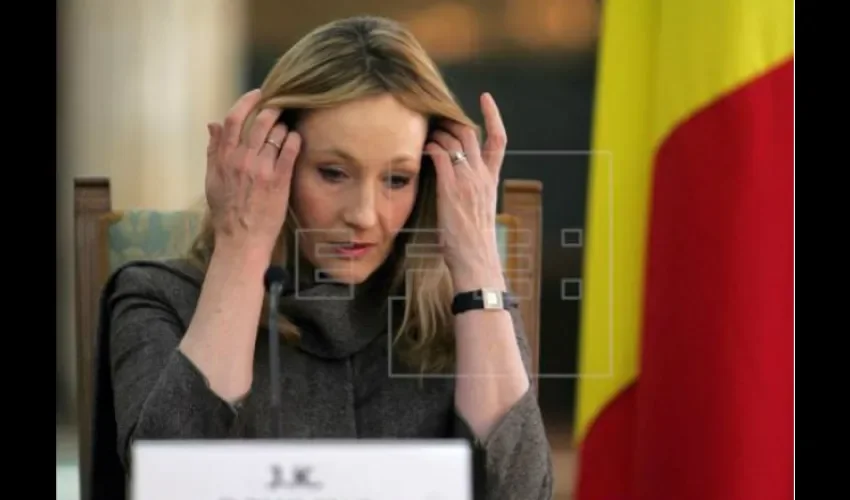  J.K.Rowling