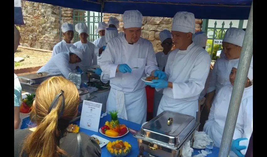 Los menús estaban para chuparse los dedos y lo mejor de todo fueron los precios. Por $5.00 se podía disfrutar de ricos y deliciosos platos.
