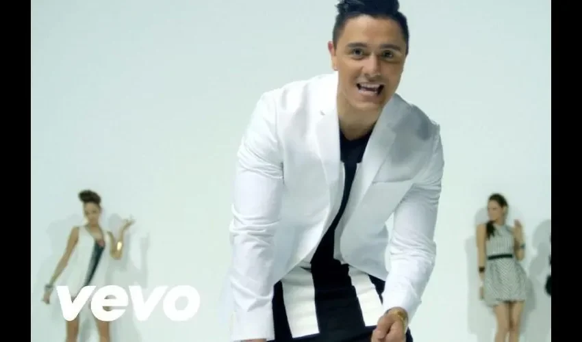 Imágenes del video de "Picky". Youtube