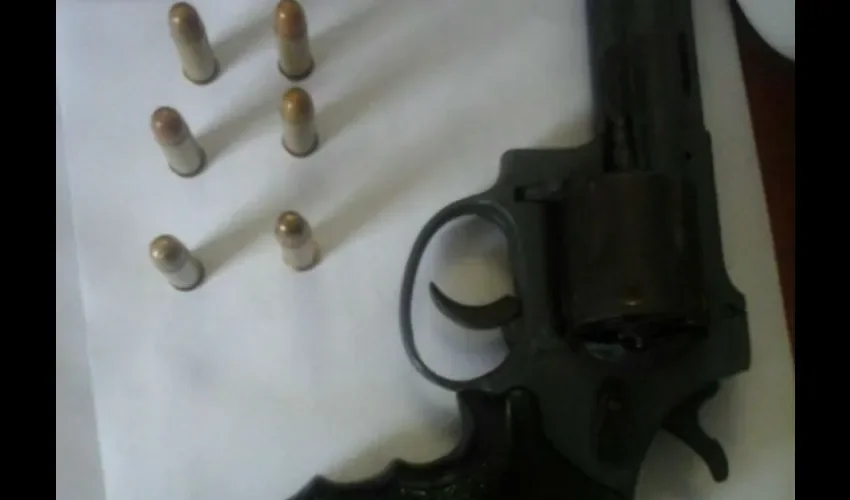 Detienen a menor con arma de fuego