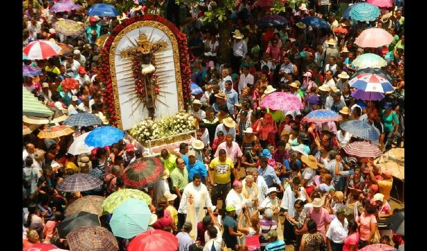 Es una de las procesiones que más personas concentra en el interior del país. José Manuel Adames