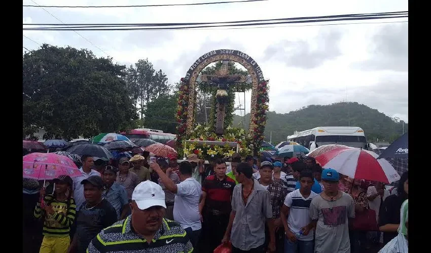 Muchos devotos vinieron  desde lugares recónditos para venerar a su santo. Víctor Eliseo Rodríguez