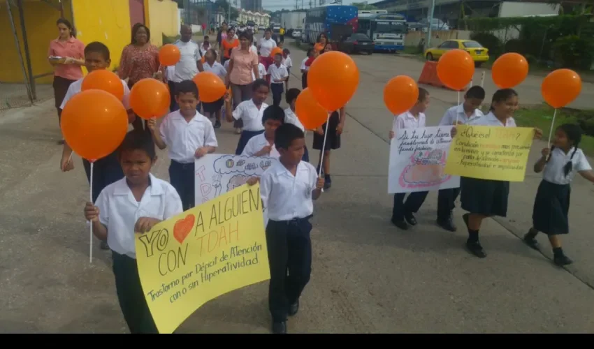 Niños marchan 