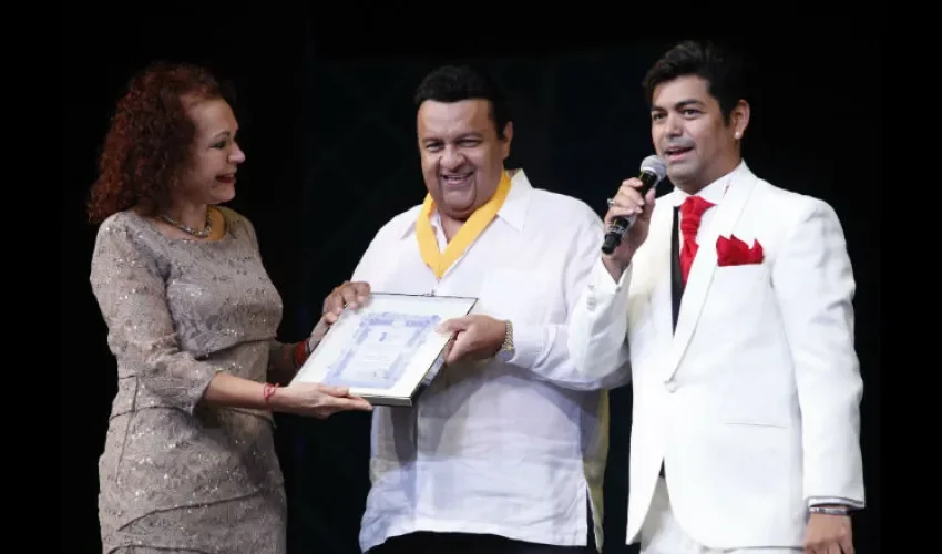 Homenaje. 