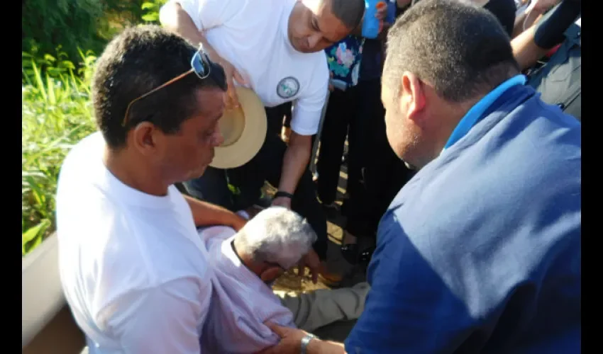 Afectados por dietilenglicol protestan en Herrera y Los Santos 