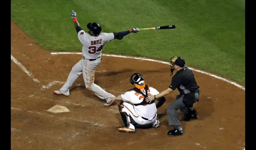 David Ortiz suena su jonrón ante los Orioles de Baltimore./ Foto AP