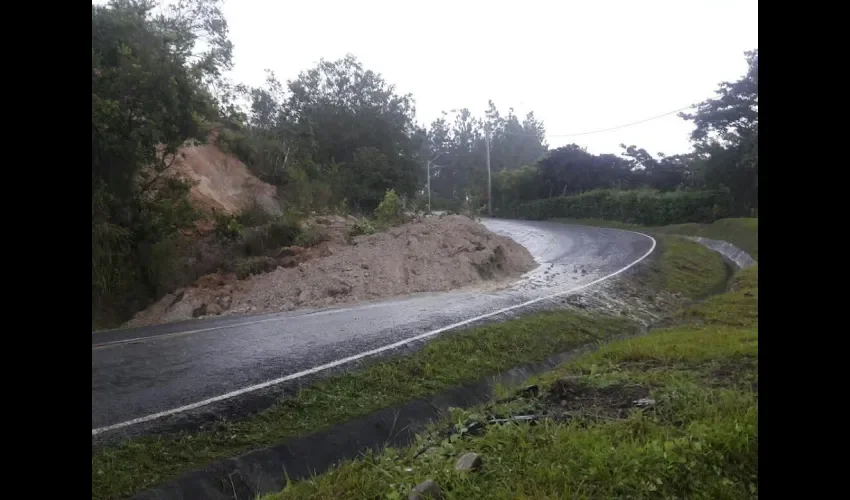 Deslizamiento de terrenos en Antón  