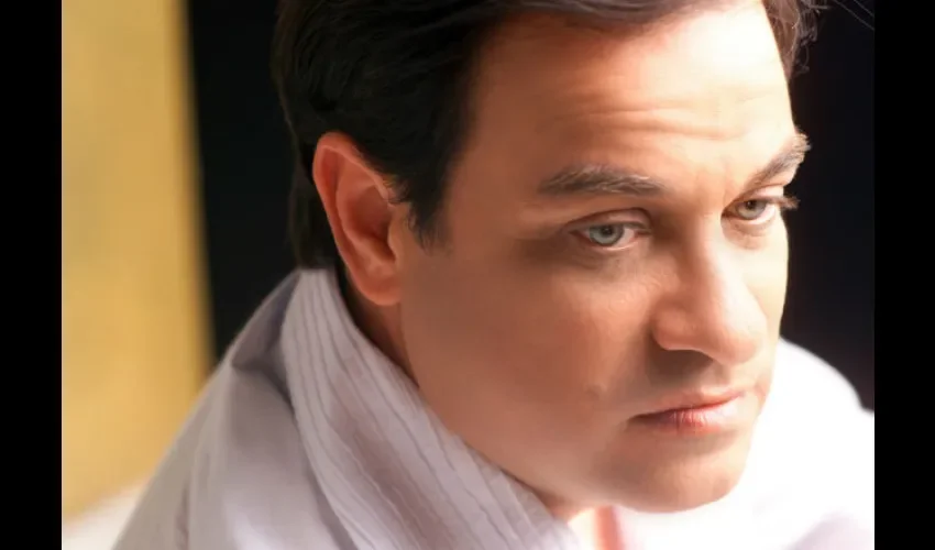 Tony Vega