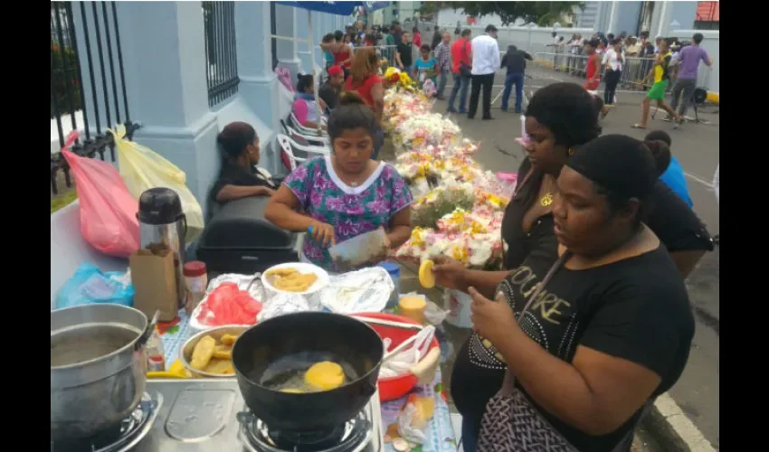 Celebran el Día de los Difuntos