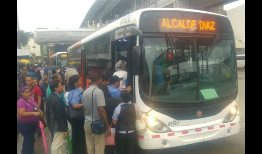 Metrobús en Alcalde Diaz 