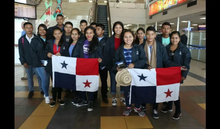 Jóvenes de los centros estudiantiles del IFARHU viajan a Wilkes