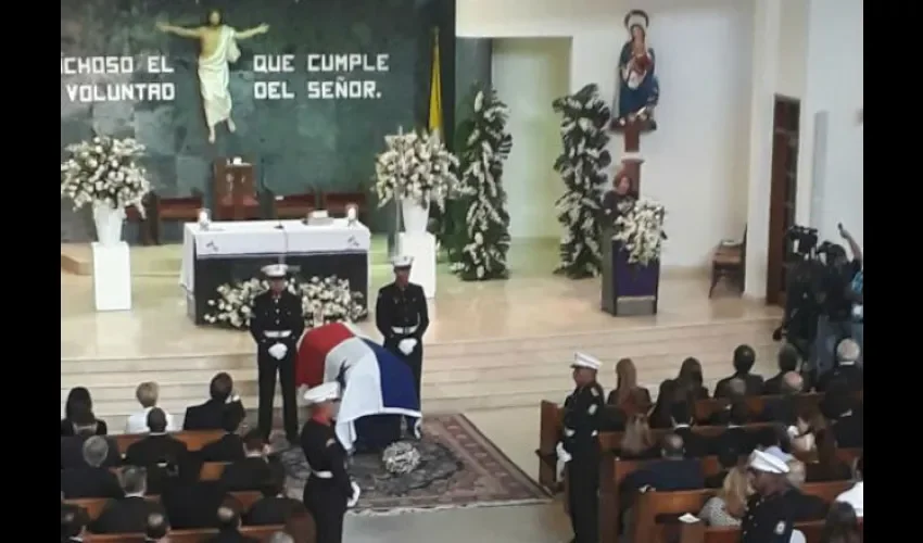   Ricardo Arias Calderón.