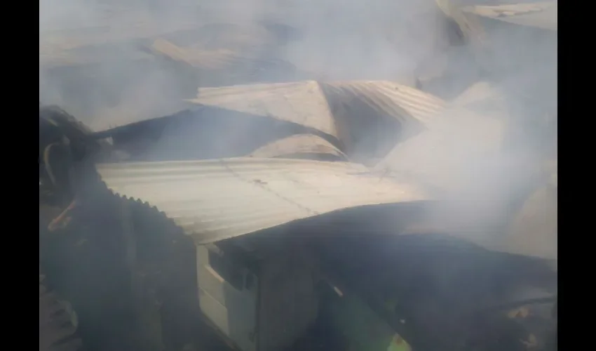 Fuego en Viejo Veranillo dejó dos casas afectadas 