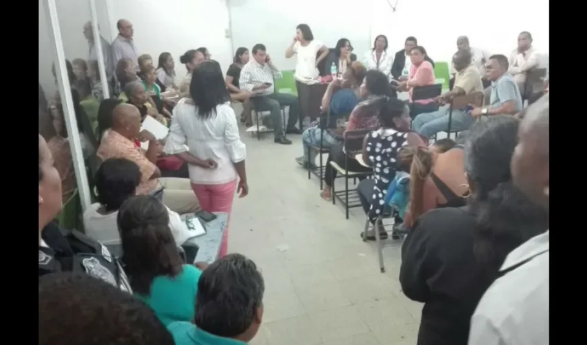 Comunidad educativa de la Escuela Ernesto T. Lefevre 