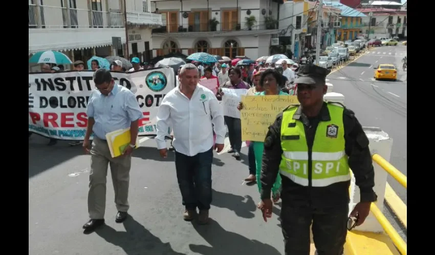 Instituto José Dolores Moscote protesta 